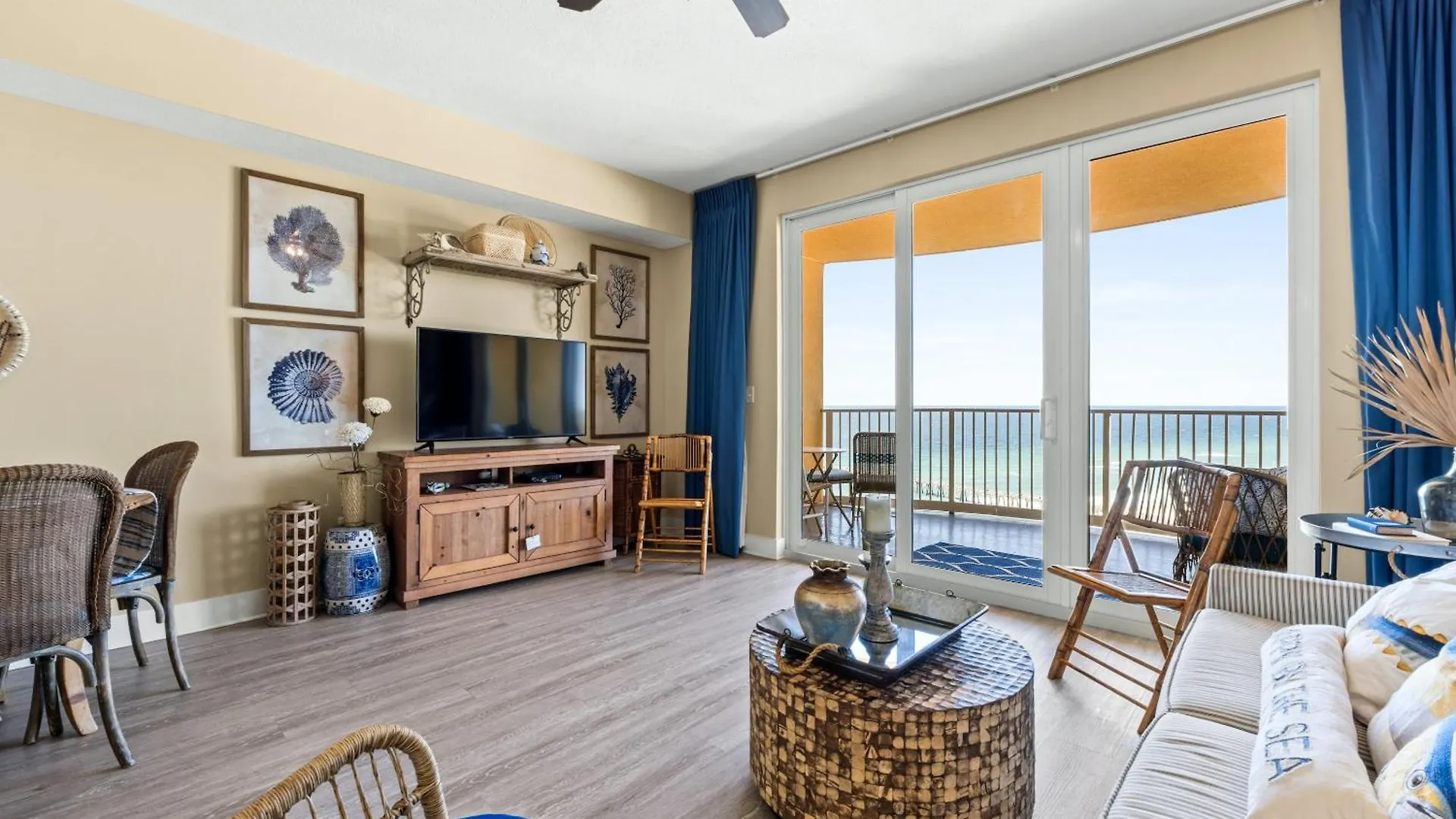 Lägenhet Calypso Resort Tower 3 By Panhandle Getaways Panama City Beach