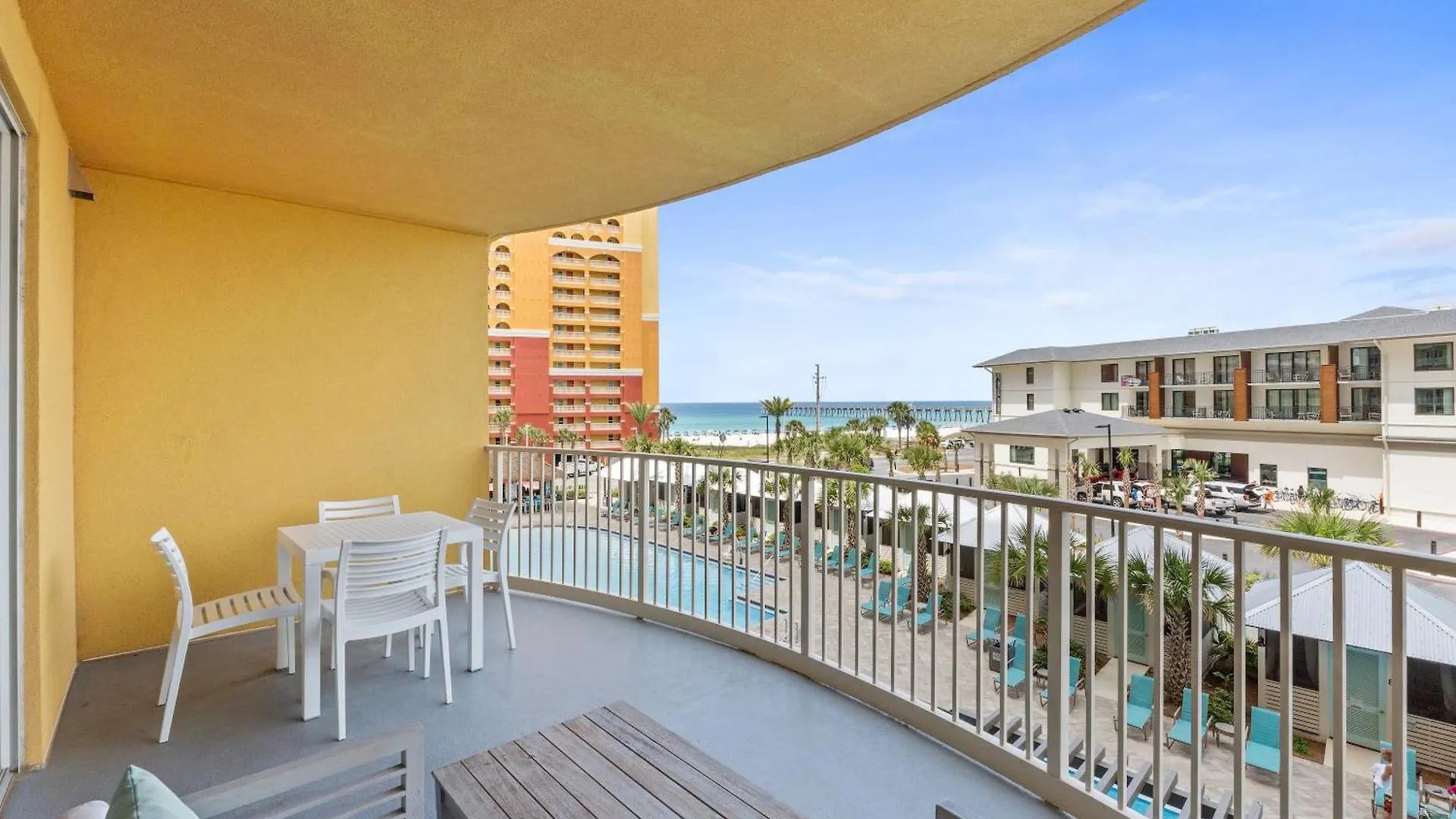 Lägenhet Calypso Resort Tower 3 By Panhandle Getaways Panama City Beach